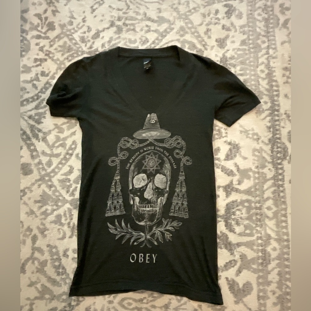 Obey V-neck